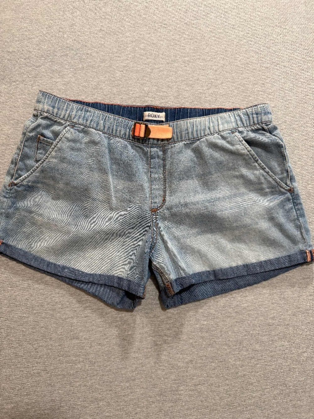 ROXY Short Shorts Cotton Rolled Hem Pull On Light Blue Denim Pink Self Belt SZ M